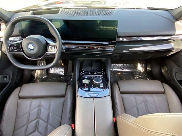 Certified 2025 BMW i5 xDrive40 w/ Premium Package image 17
