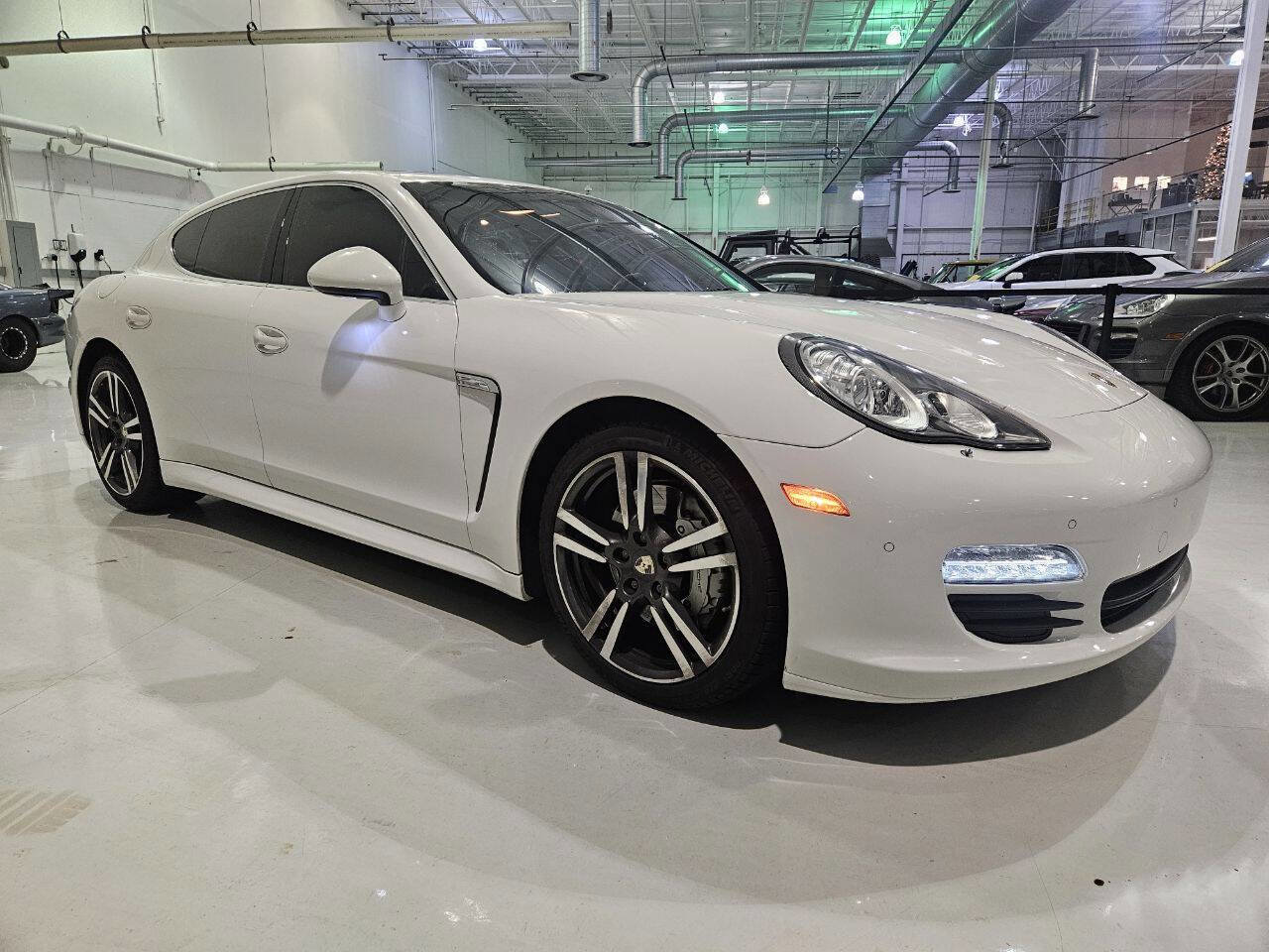 Used 2010 Porsche Panamera S image 9