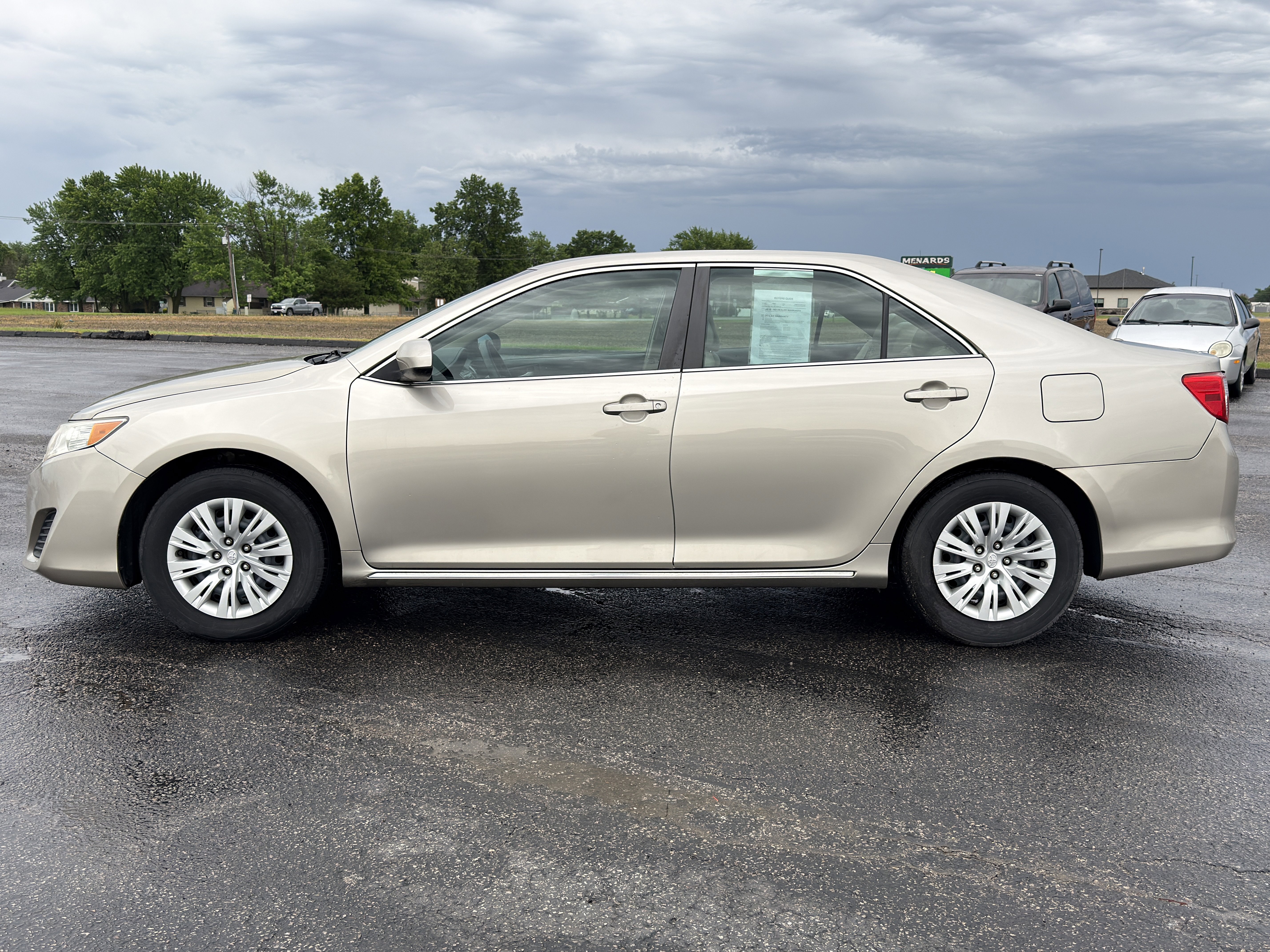 Used 2013 Toyota Camry LE FWD image 6
