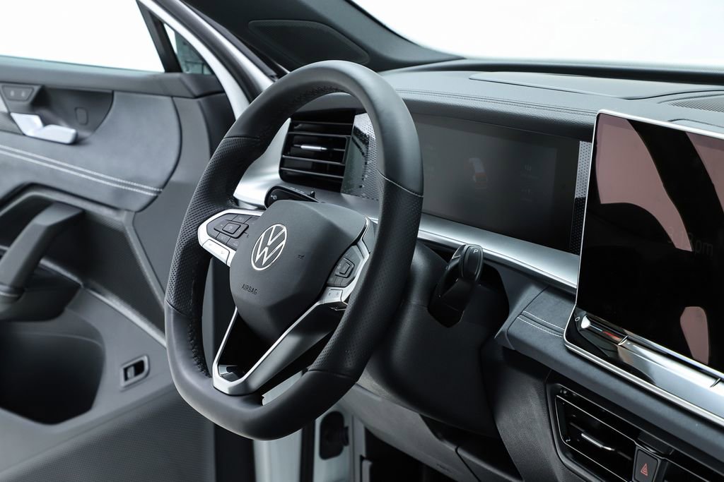 New 2026 Volkswagen Tiguan SE R-Line image 74