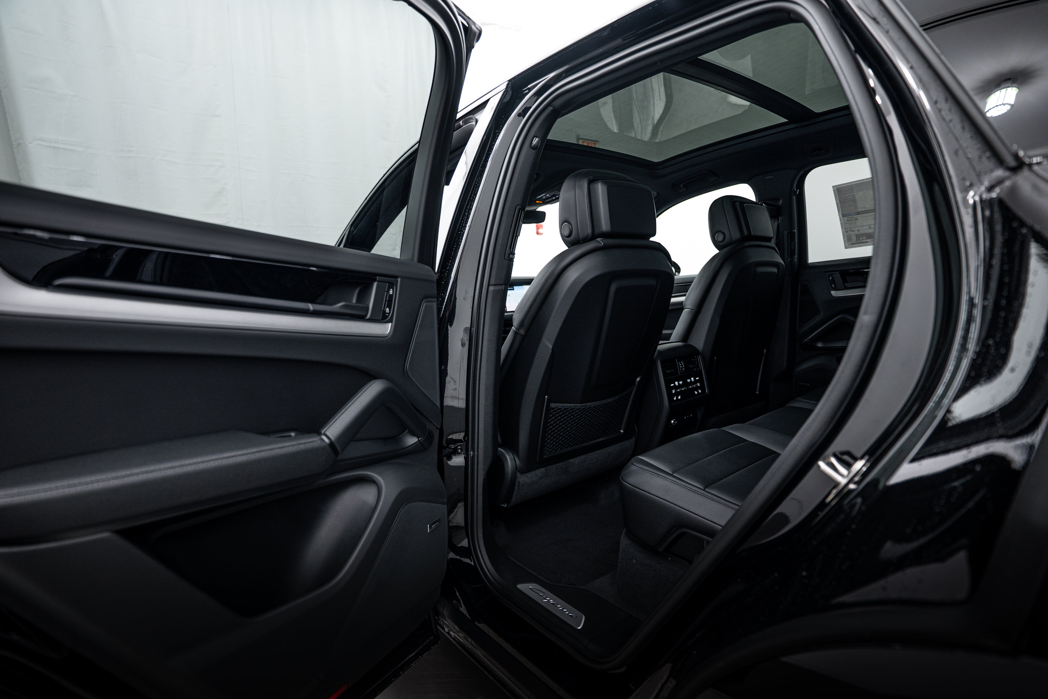 Certified 2026 Porsche Cayenne AWD/4WD image 23