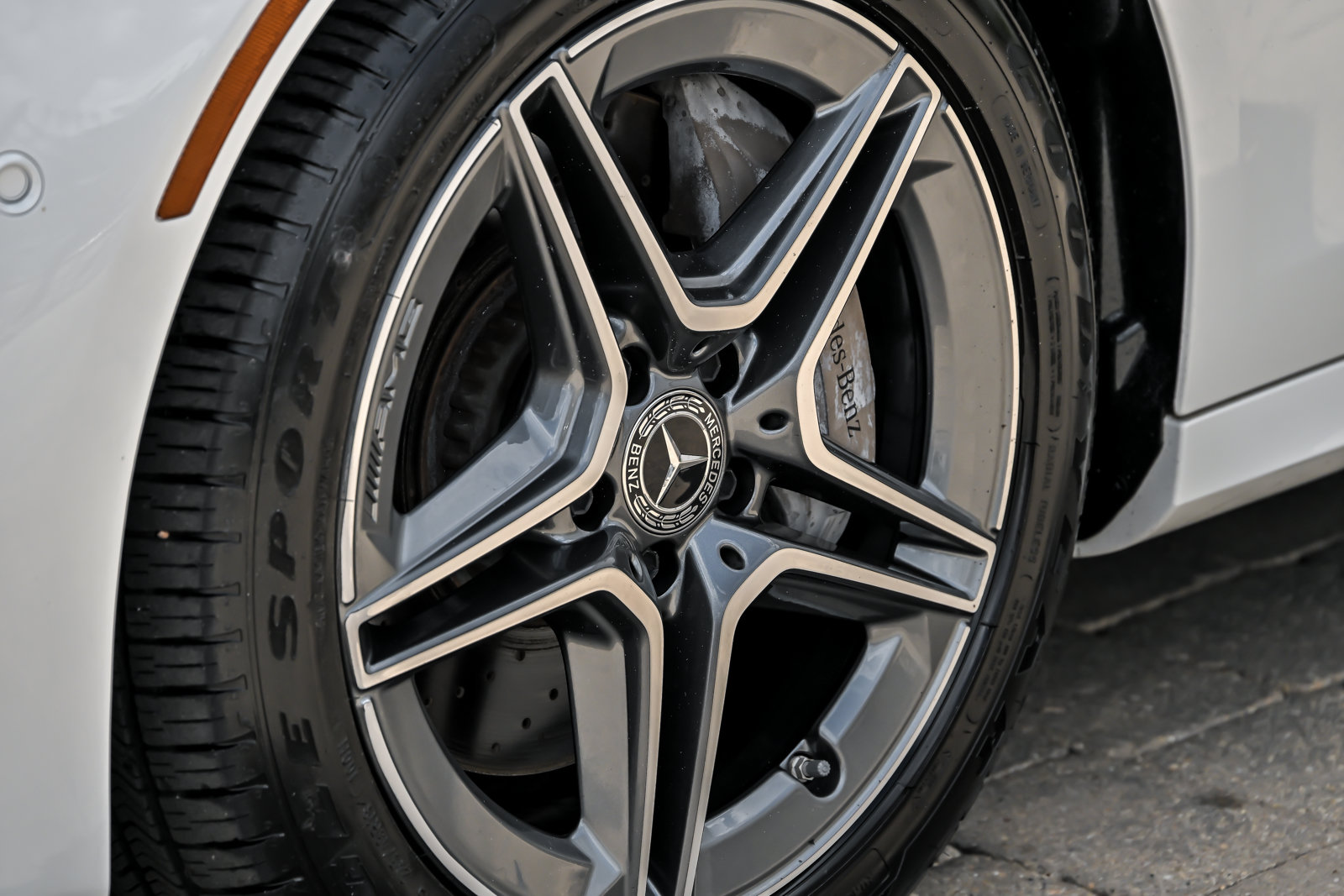 Used 2023 Mercedes-Benz E 350 4MATIC Sedan image 8