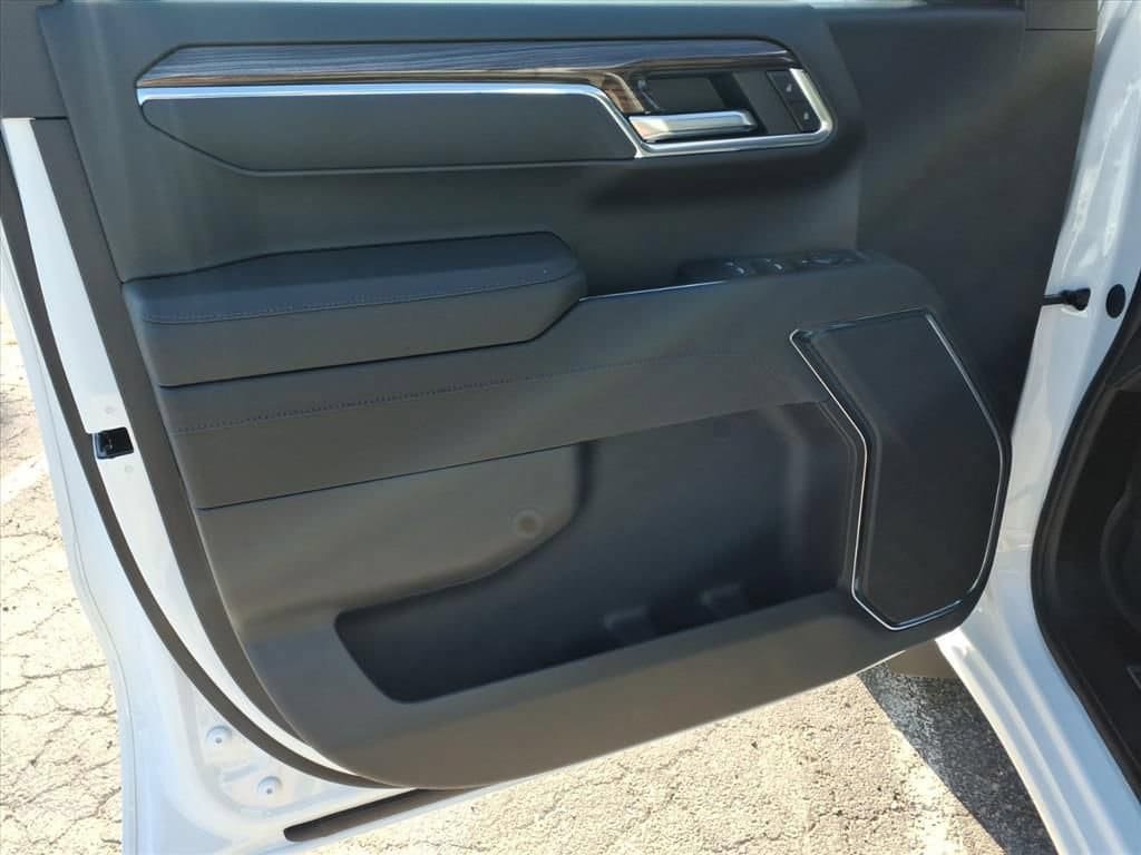 New 2026 Chevrolet Silverado 1500 LT w/ Safety Package RWD image 14