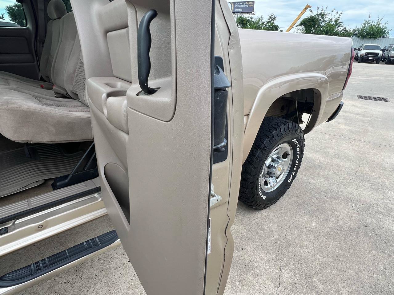 Used 2005 Chevrolet Silverado 2500 LS AWD/4WD image 24
