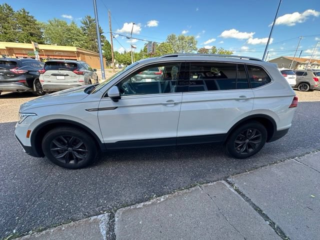 Used 2023 Volkswagen Tiguan SE AWD/4WD image 4