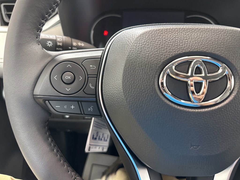 Used 2025 Toyota RAV4 XLE Premium image 24