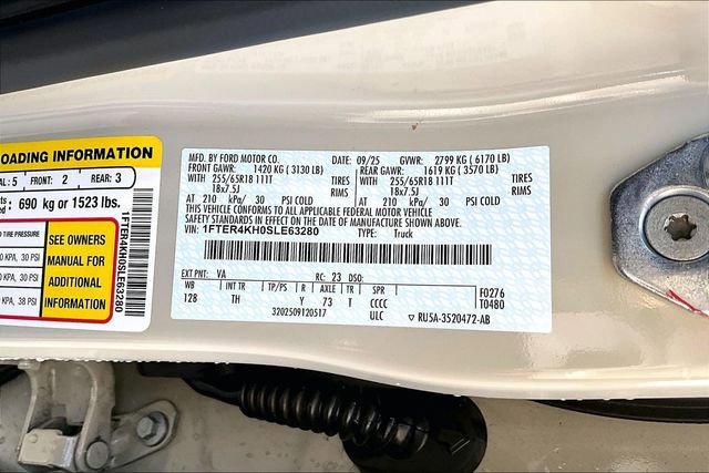 Used 2025 Ford Ranger Lariat w/ Black Appearance Package image 18