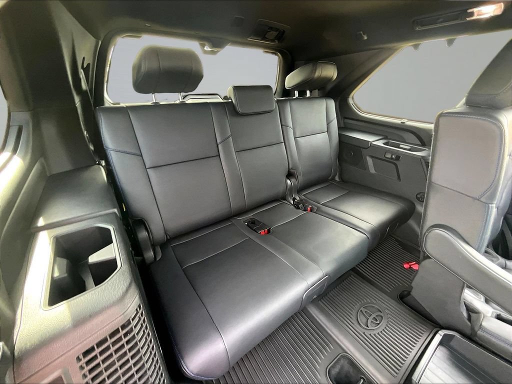 Used 2024 Toyota Sequoia Platinum AWD/4WD image 28