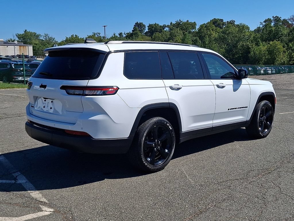 Used 2023 Jeep Grand Cherokee L Laredo AWD/4WD image 9
