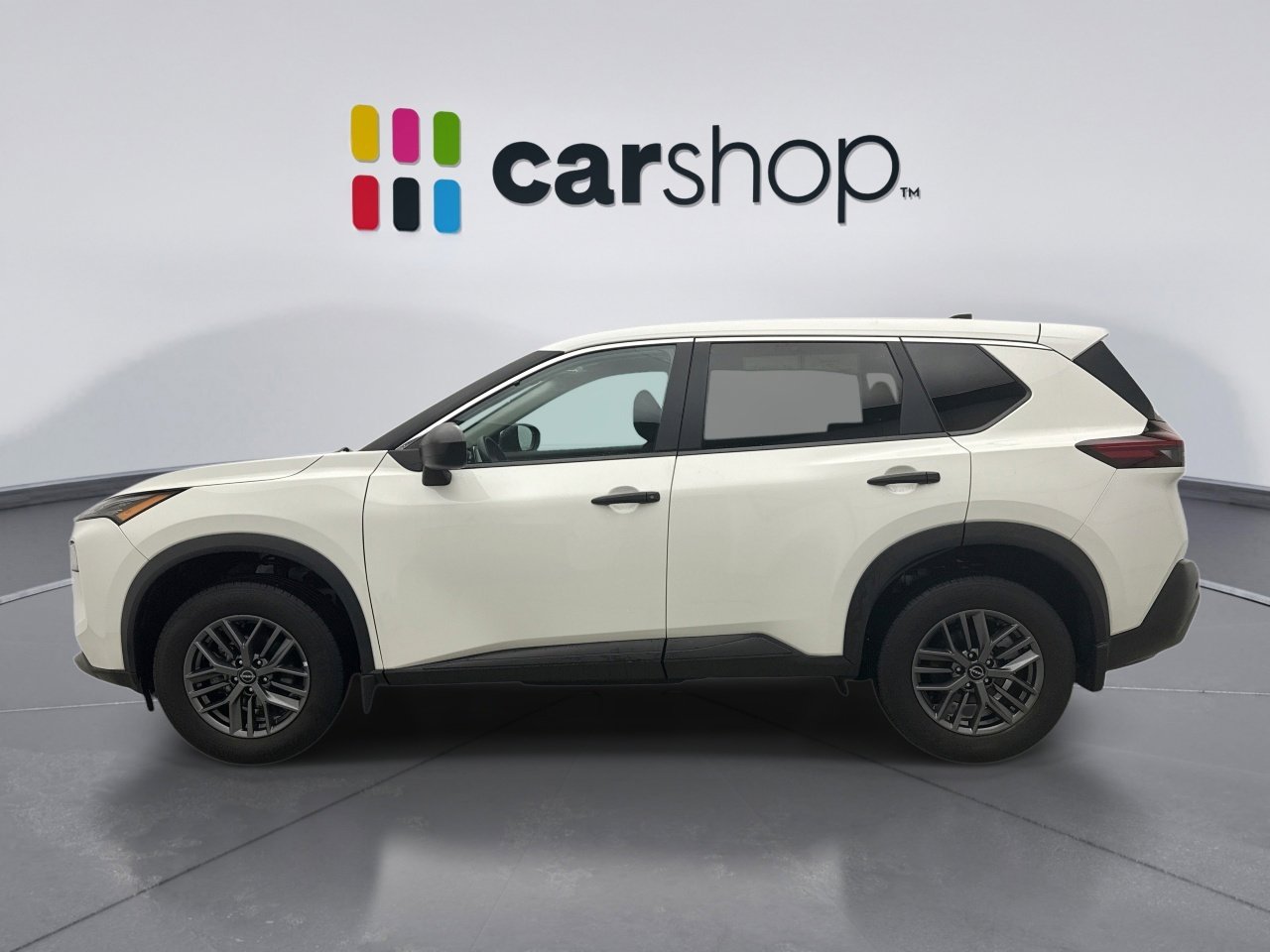 Used 2023 Nissan Rogue S image 2