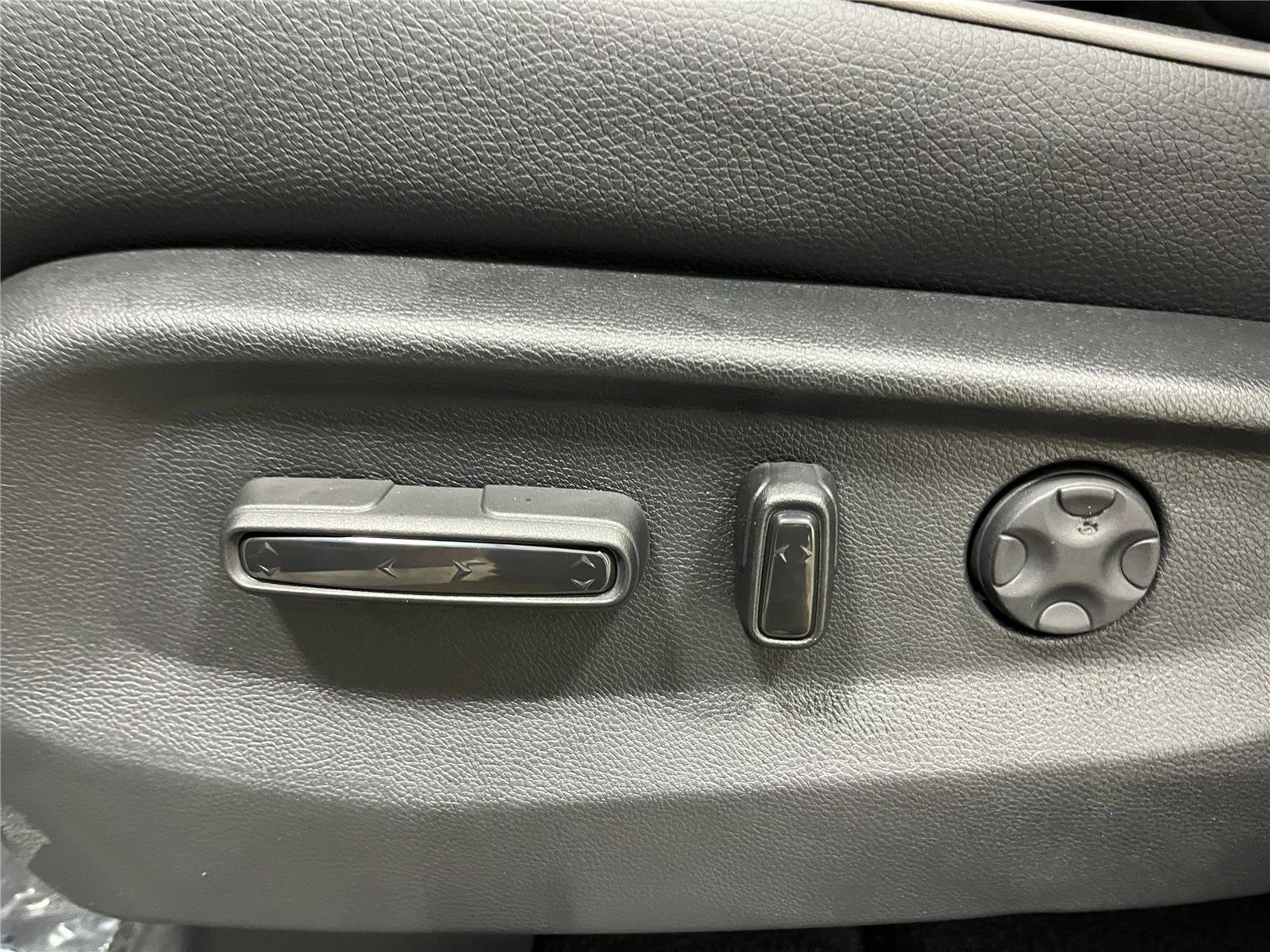 New 2026 Honda Odyssey Touring image 14