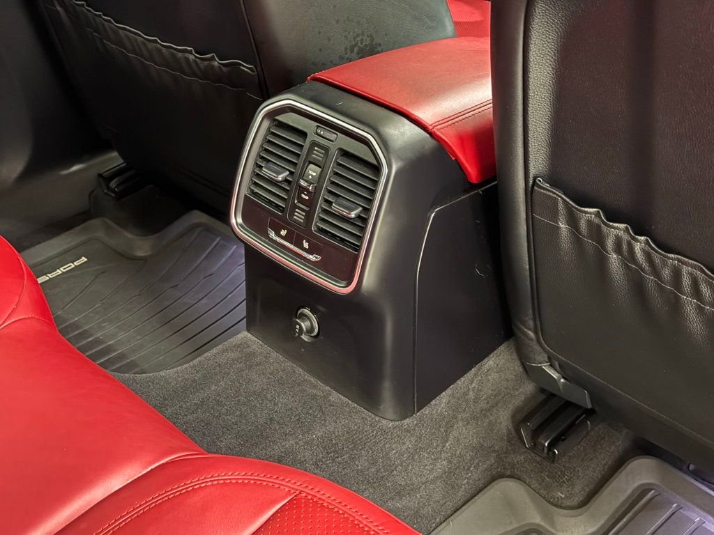 Used 2017 Porsche Macan Turbo image 43