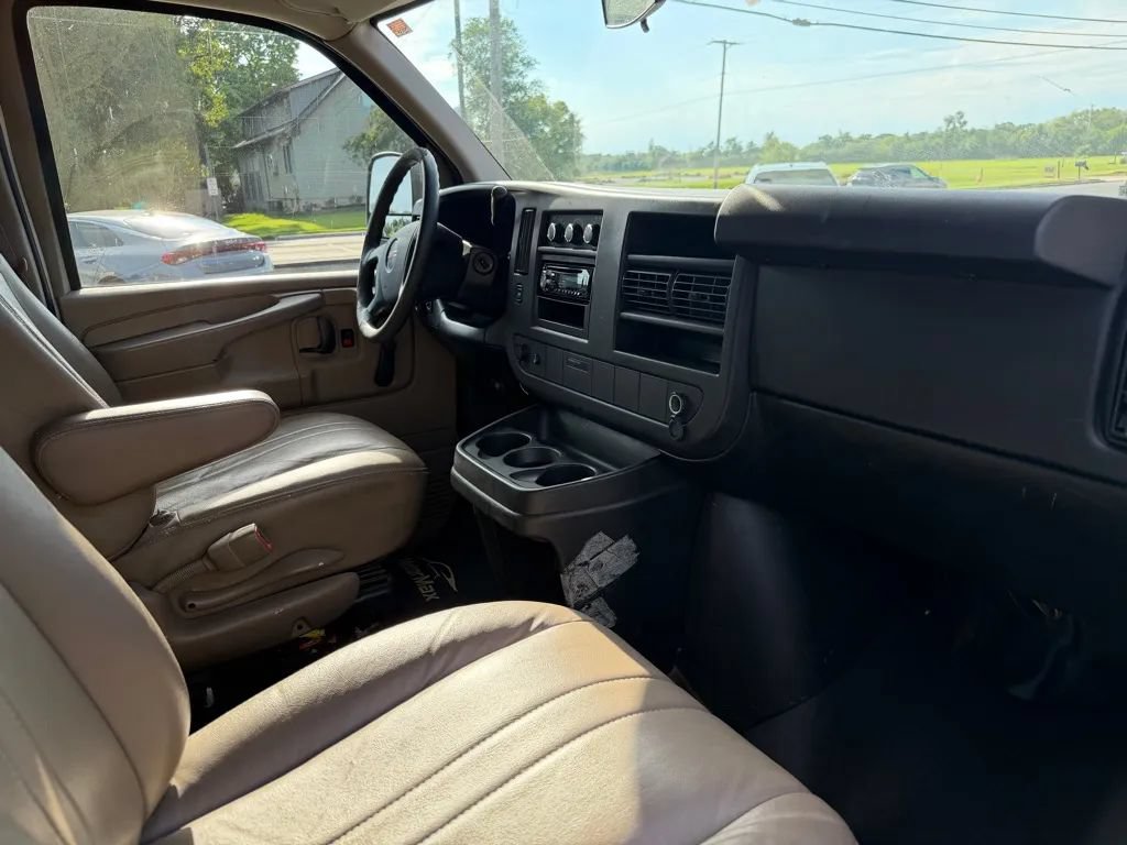 Used 2013 GMC Savana 1500 RWD image 6