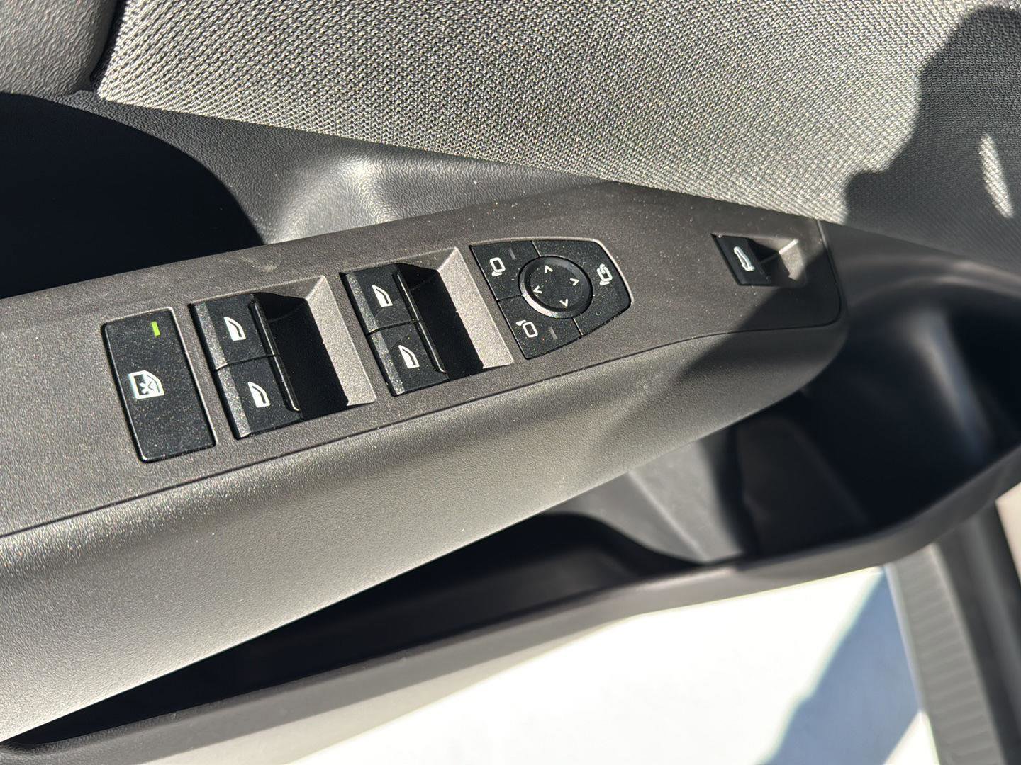 Used 2025 BMW X3 xDrive30i w/ Premium Package image 27