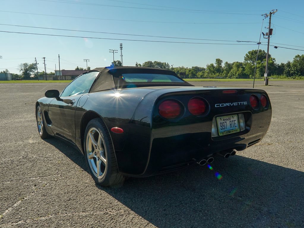 Used 2004 Chevrolet Corvette Convertible w/ Preferred Equipment Group RWD image 4
