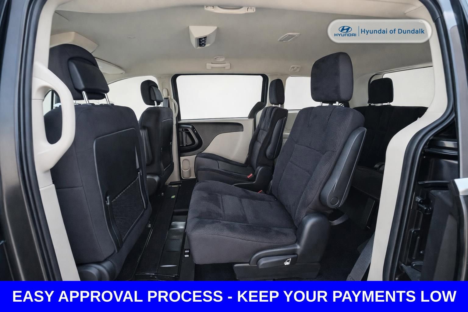 Used 2019 Dodge Grand Caravan SE w/ UConnect Hands-Free Group FWD image 16