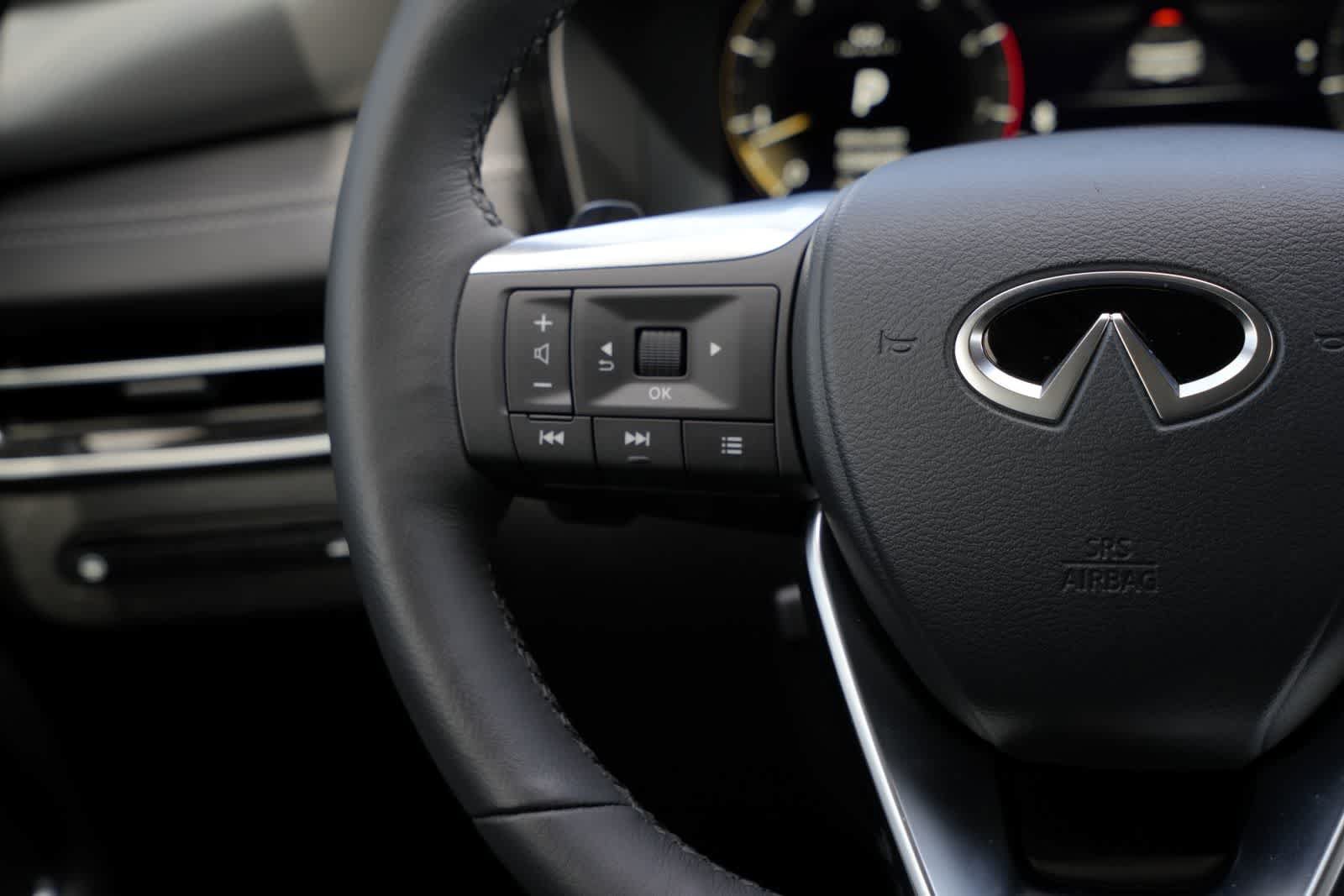 Used 2026 INFINITI QX60 Luxe w/ Cargo Package FWD image 10