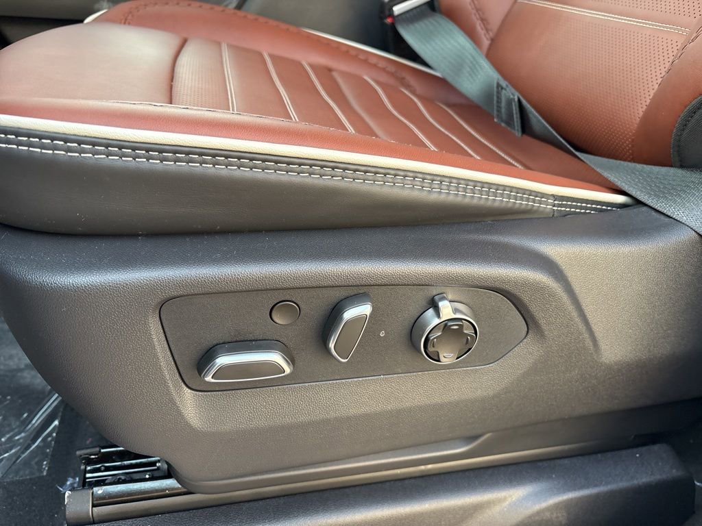 New 2026 GMC Sierra 1500 Denali Ultimate AWD/4WD image 13