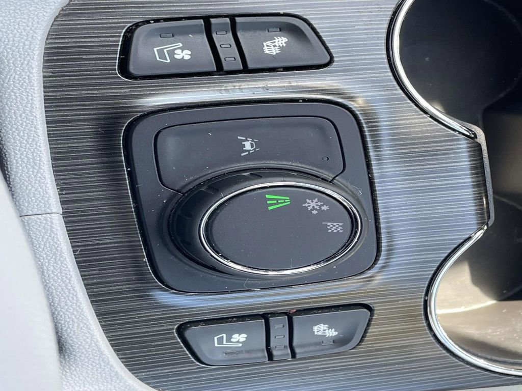 Used 2023 GMC Acadia SLT w/ Preferred Package image 29