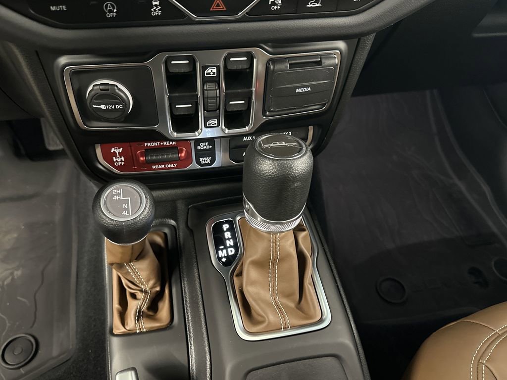 Used 2024 Jeep Gladiator Rubicon w/ Technology Group image 30