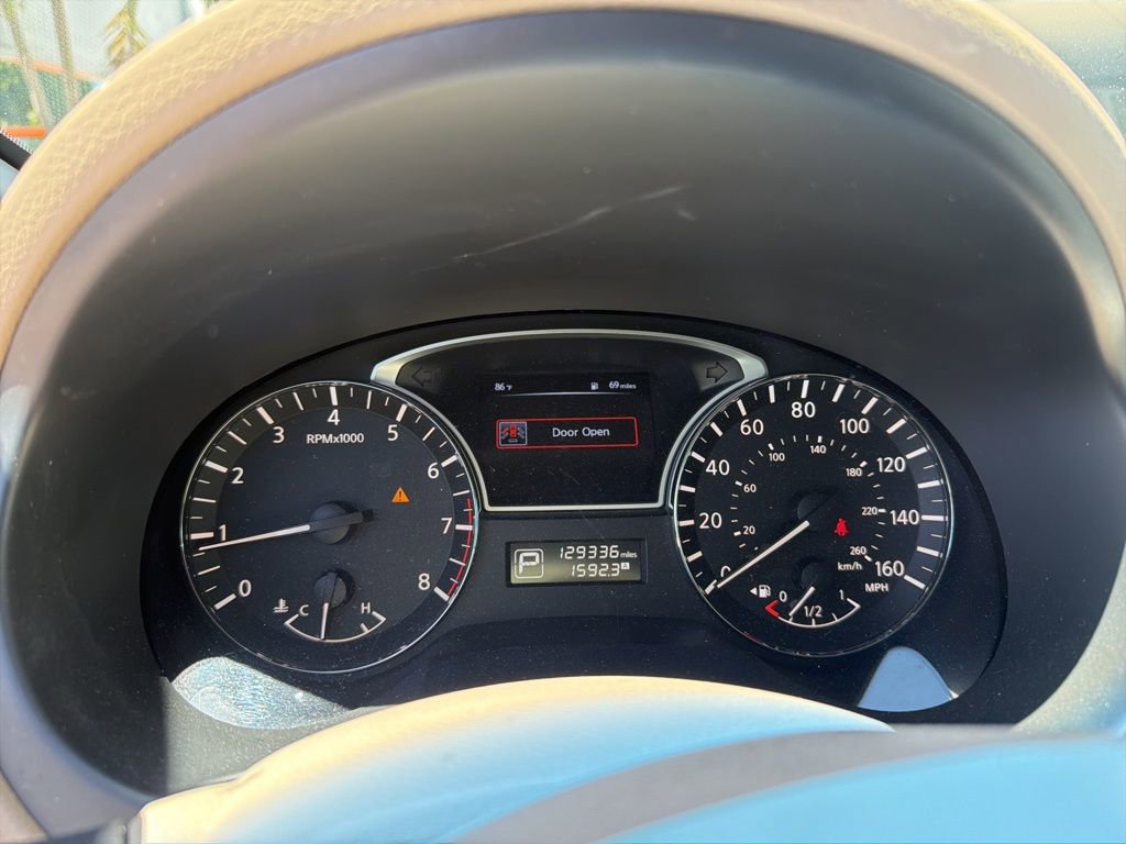 Used 2015 Nissan Altima 2.5 SL w/ Moonroof Package FWD image 13