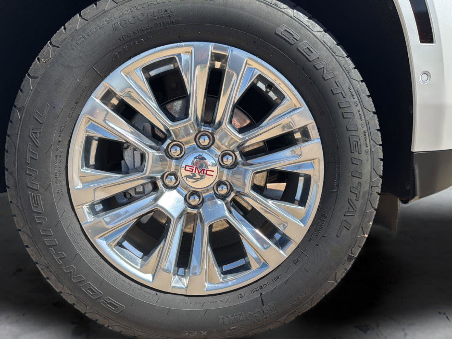 Used 2025 GMC Yukon Denali w/ Sun & Power Step Package image 31