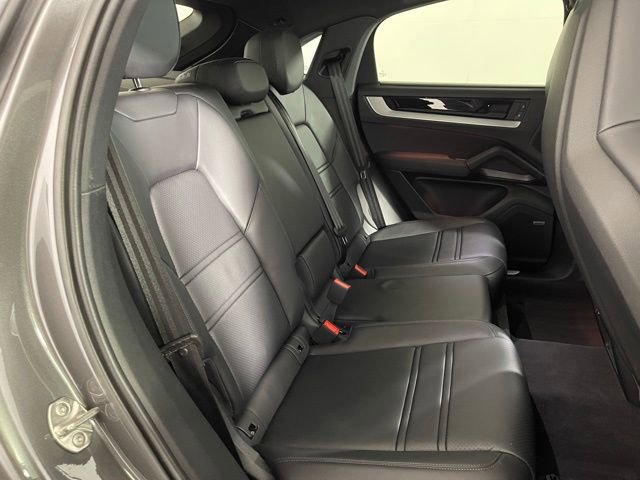 Used 2025 Porsche Cayenne E-Hybrid Coupe image 22