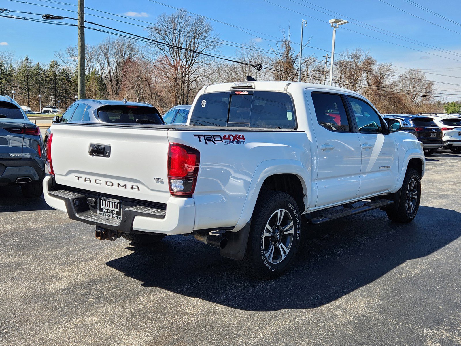 Used 2019 Toyota Tacoma TRD Sport image 4