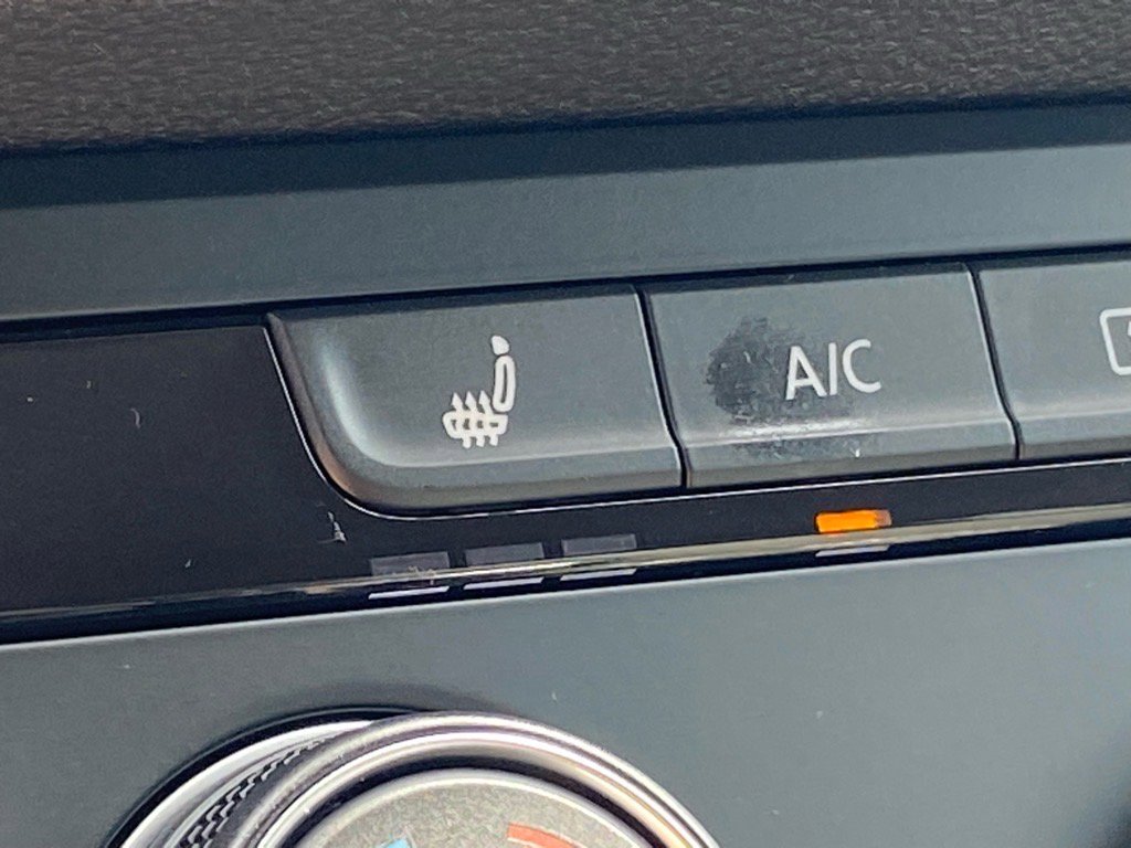 Used 2022 Volkswagen Taos SE image 17