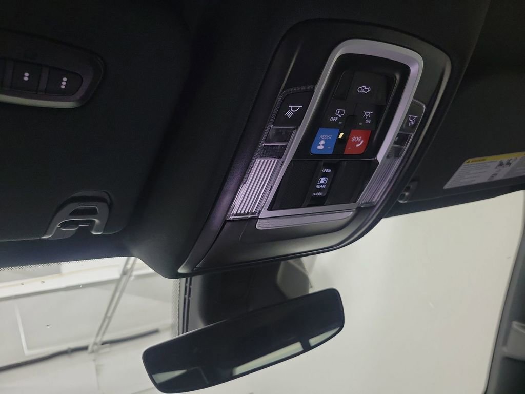 Used 2025 RAM 1500 Laramie AWD/4WD image 14