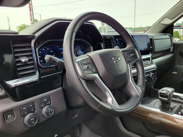 Used 2023 Chevrolet Silverado 1500 RST AWD/4WD image 10
