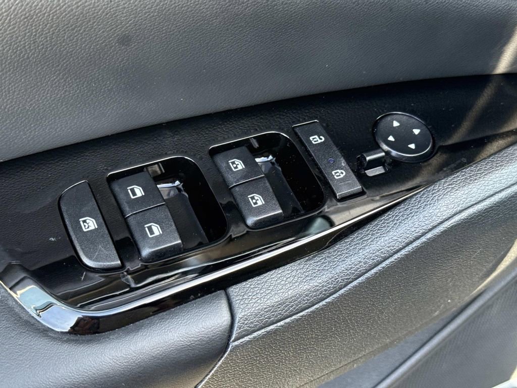 Used 2023 Kia Sportage SX image 22