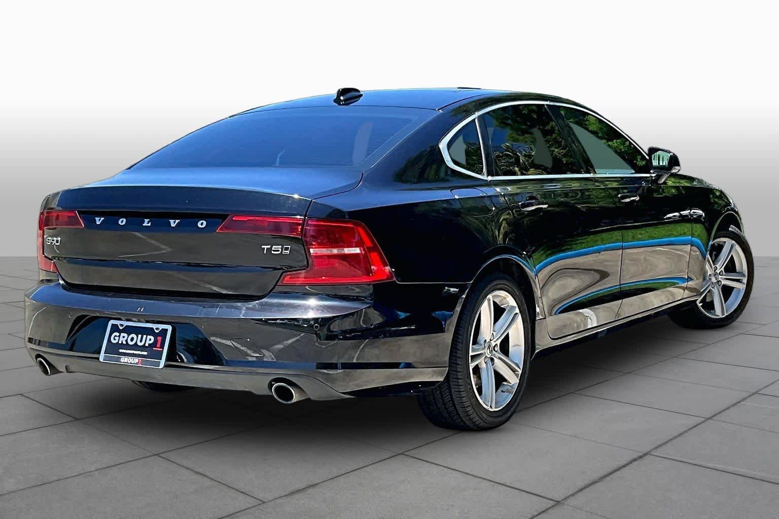 Used 2018 Volvo S90 T5 Momentum w/ Convenience Package AWD/4WD image 12