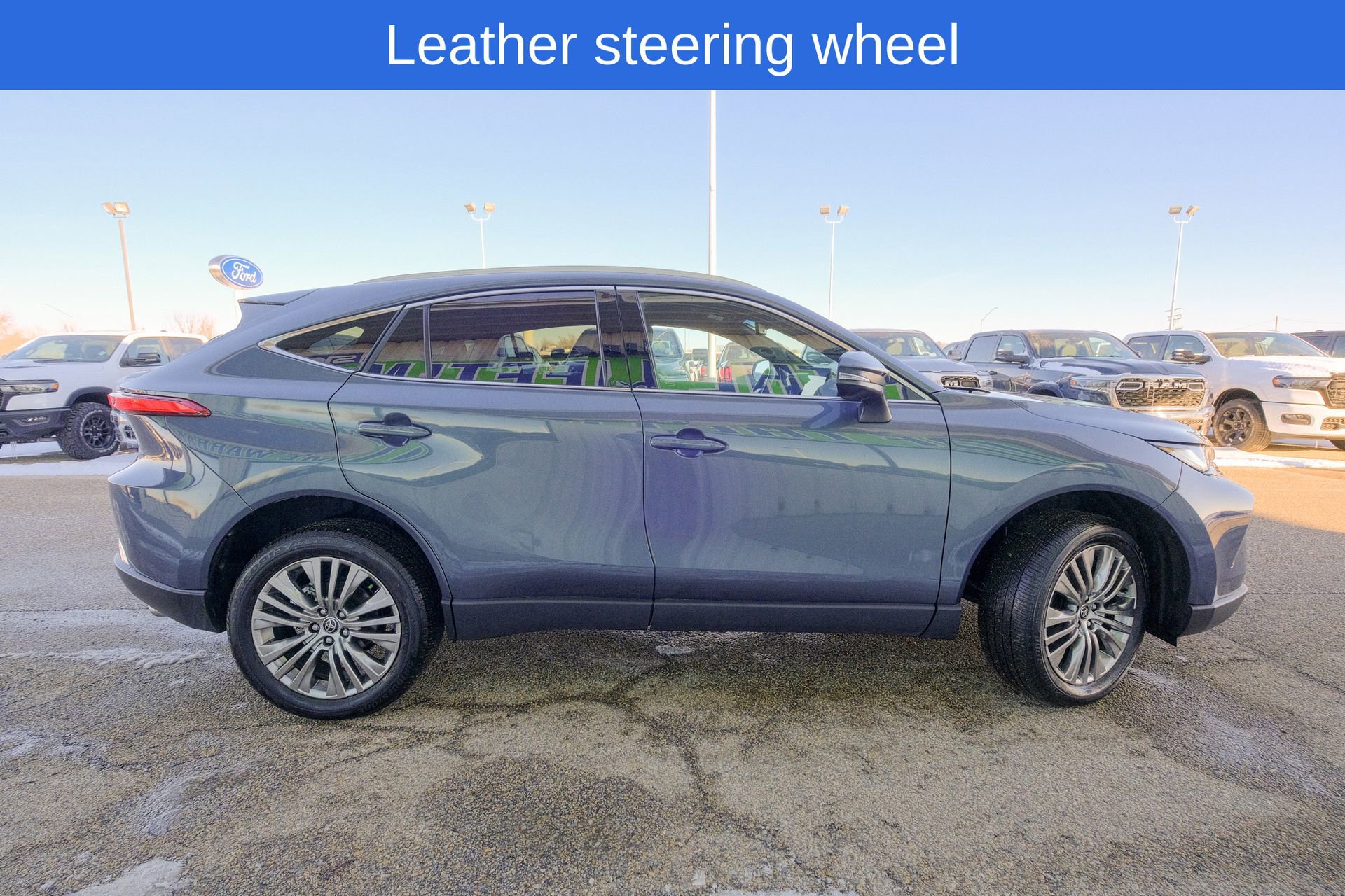 Used 2023 Toyota Venza XLE image 11