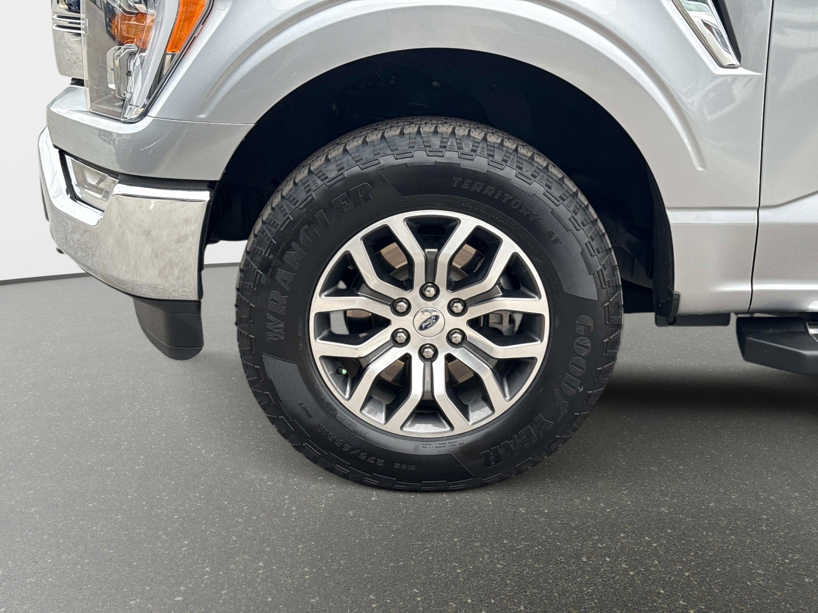 Used 2022 Ford F150 Lariat image 12