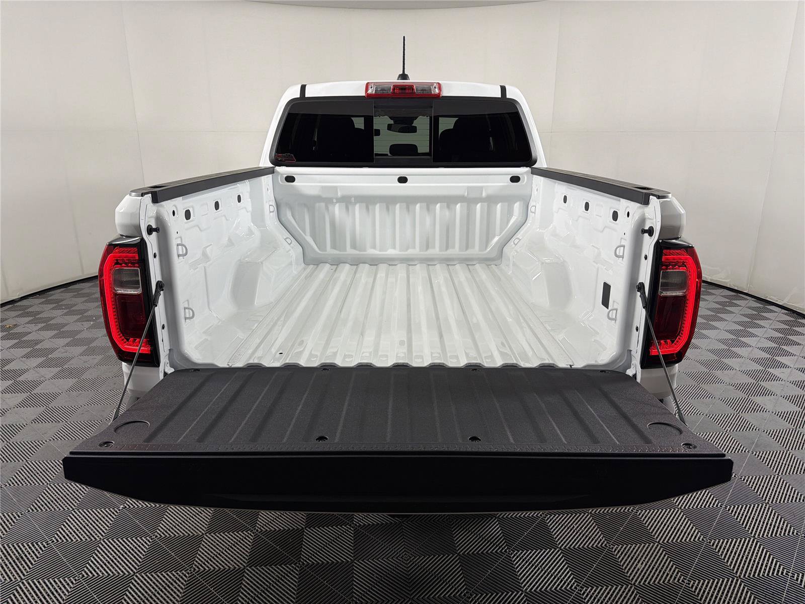 New 2026 GMC Canyon Elevation RWD image 16