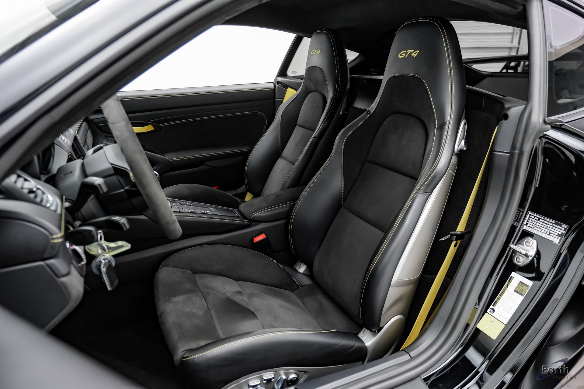 Used 2021 Porsche 718 Cayman GT4 RWD image 43
