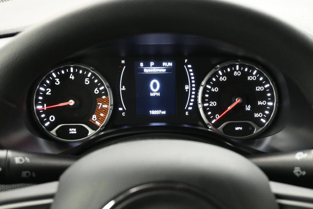 Used 2023 Jeep Renegade Latitude AWD/4WD image 8