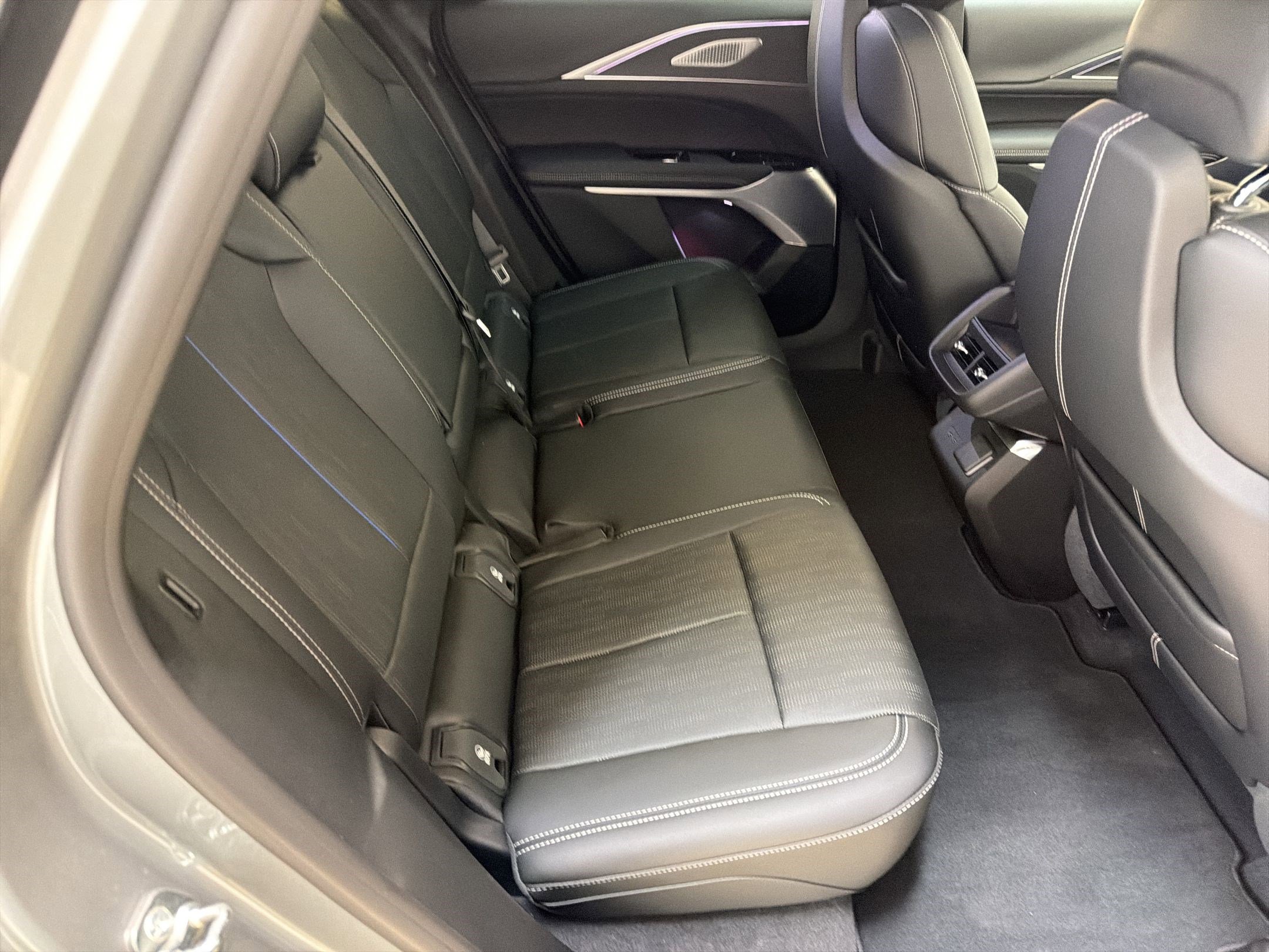 New 2026 Cadillac Lyriq Premium Luxury AWD/4WD image 26