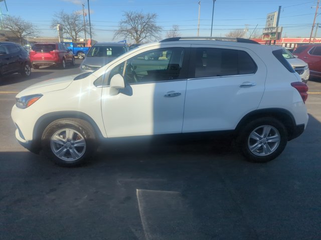 Used 2020 Chevrolet Trax LT w/ Driver Confidence Package image 4
