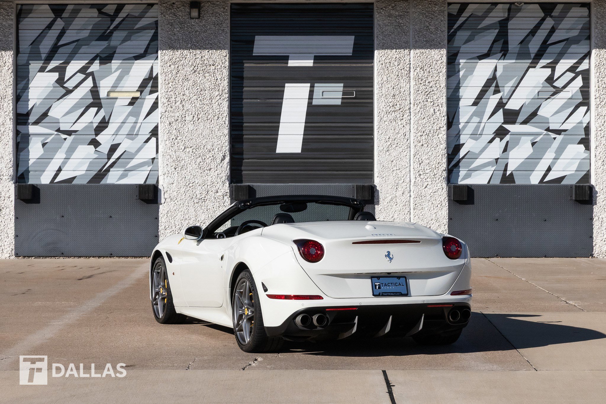 Used 2015 Ferrari California T image 11