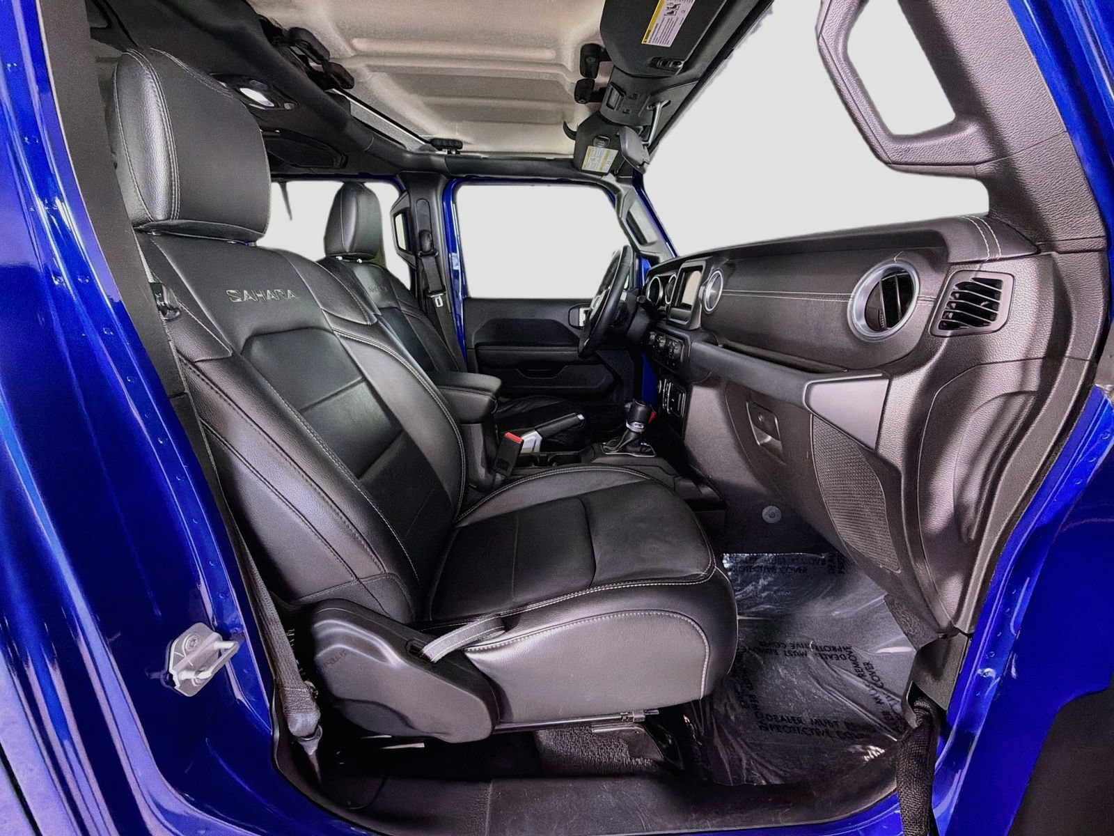 Used 2018 Jeep Wrangler Unlimited Sahara AWD/4WD image 26