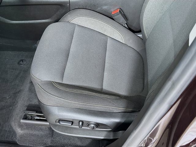 Used 2021 Chevrolet Traverse LT image 20