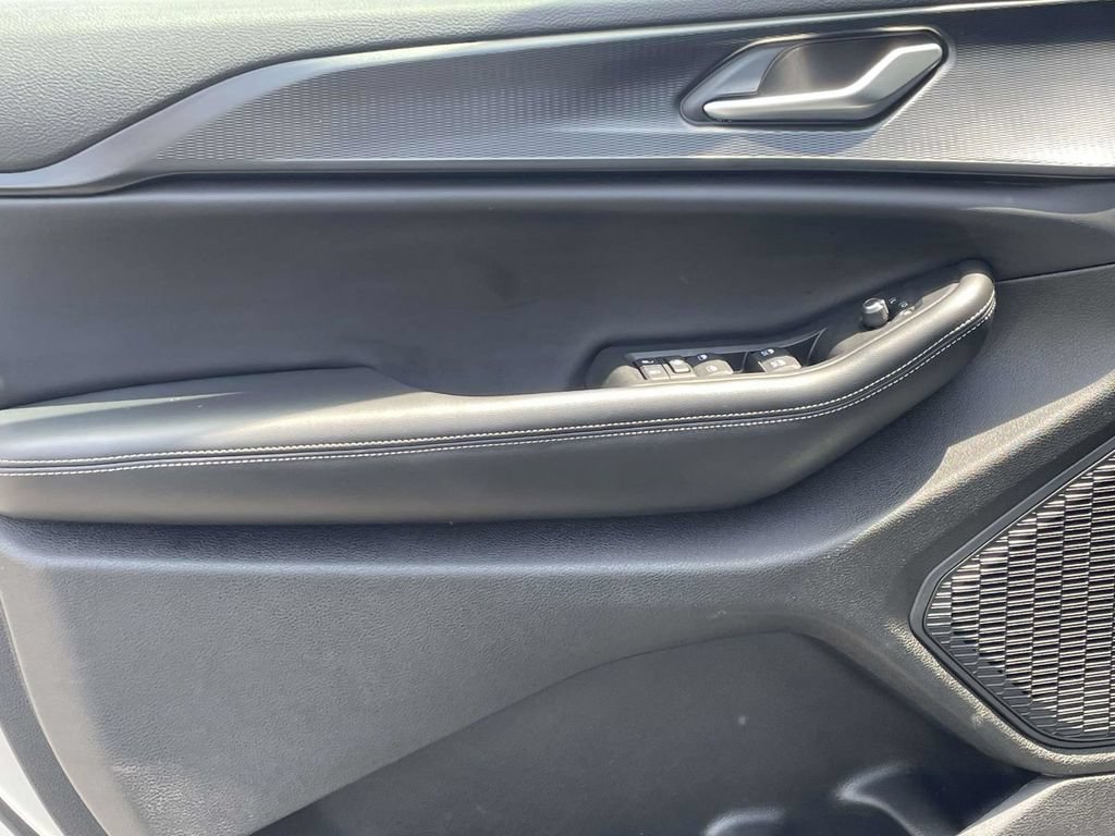Used 2025 Jeep Grand Cherokee Altitude AWD/4WD image 24