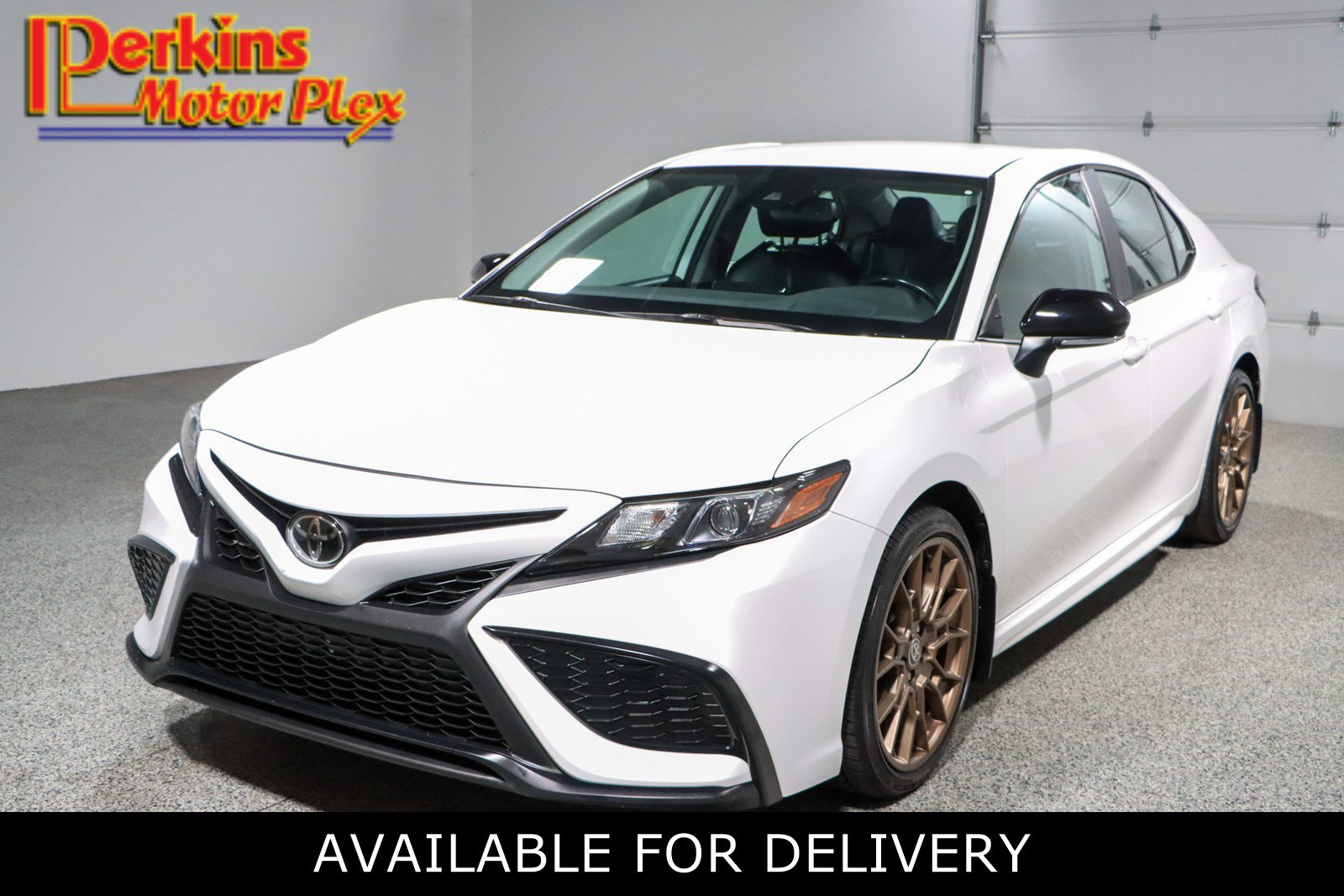 Used 2023 Toyota Camry SE w/ Convenience Package FWD image 1