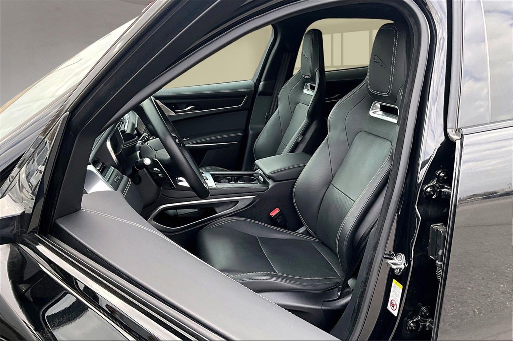 Certified 2025 Jaguar F-PACE R-Dynamic S image 26