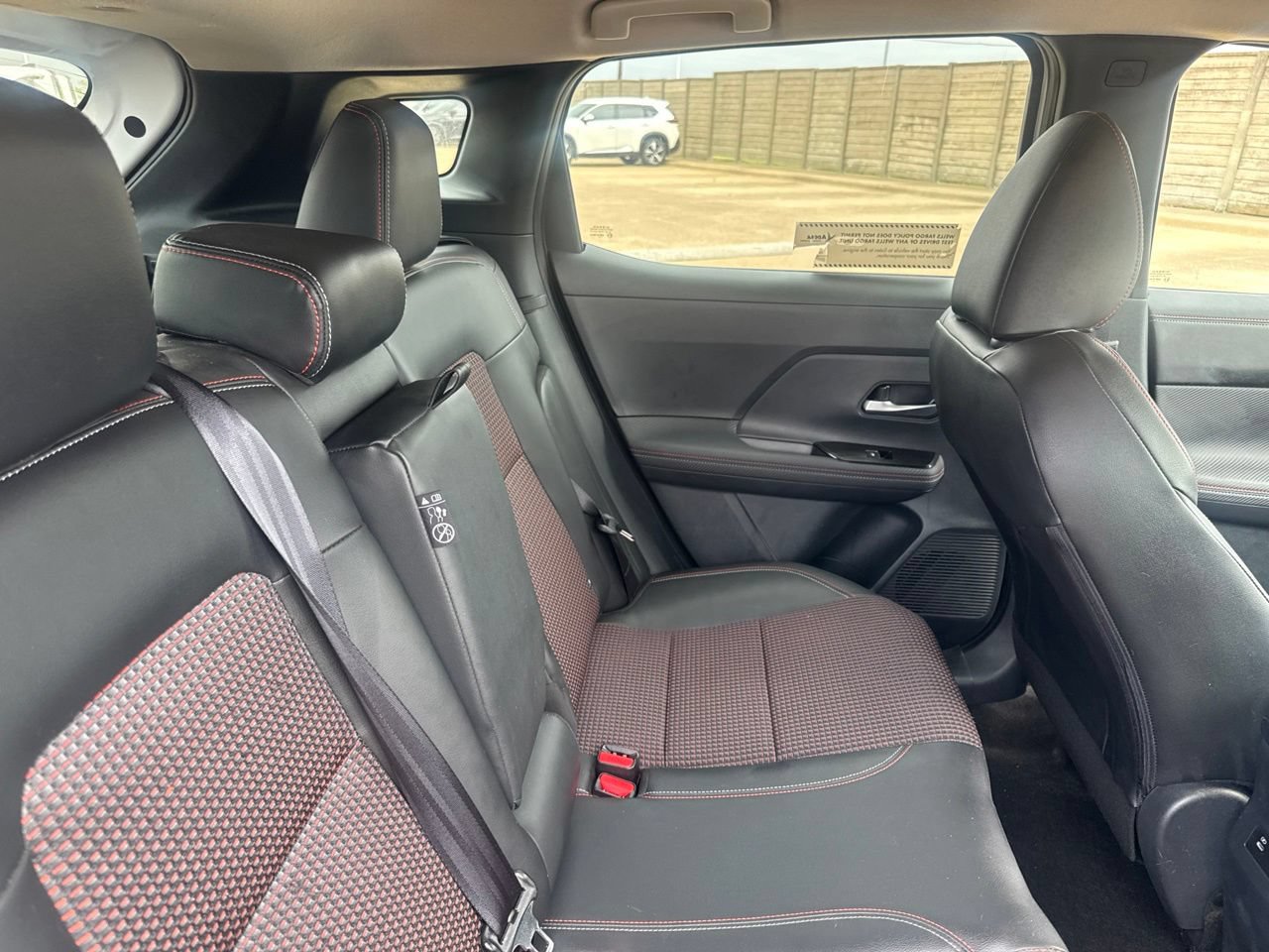 Certified 2025 Nissan Kicks SR FWD image 34