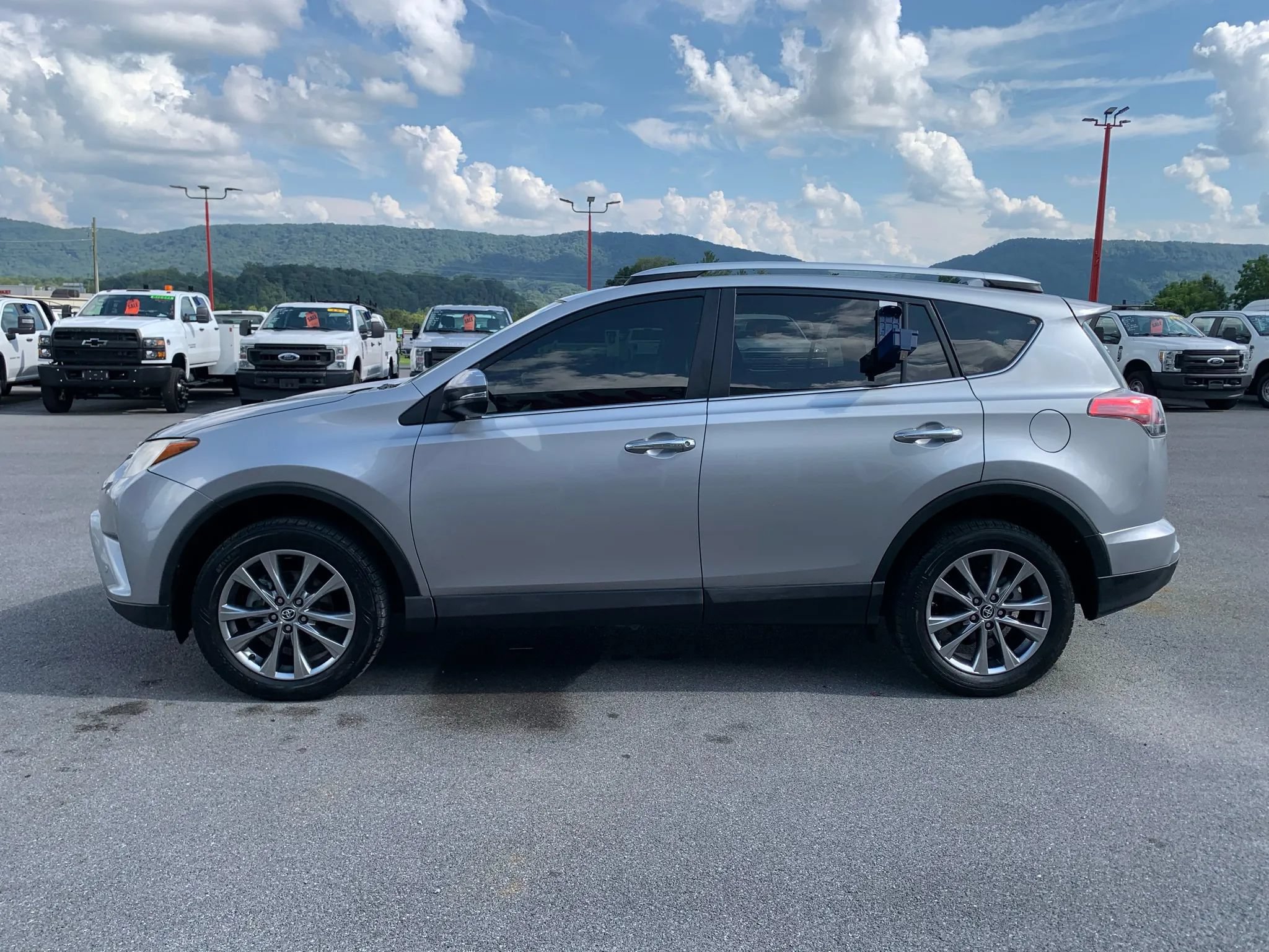 Used 2016 Toyota RAV4 Limited FWD image 5