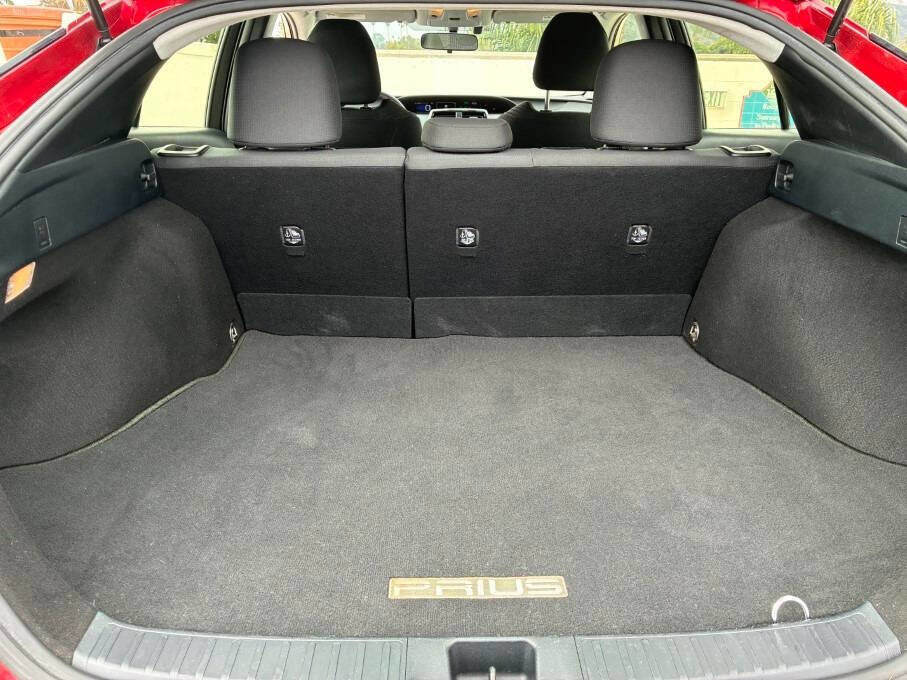 Used 2016 Toyota Prius Three Touring image 32