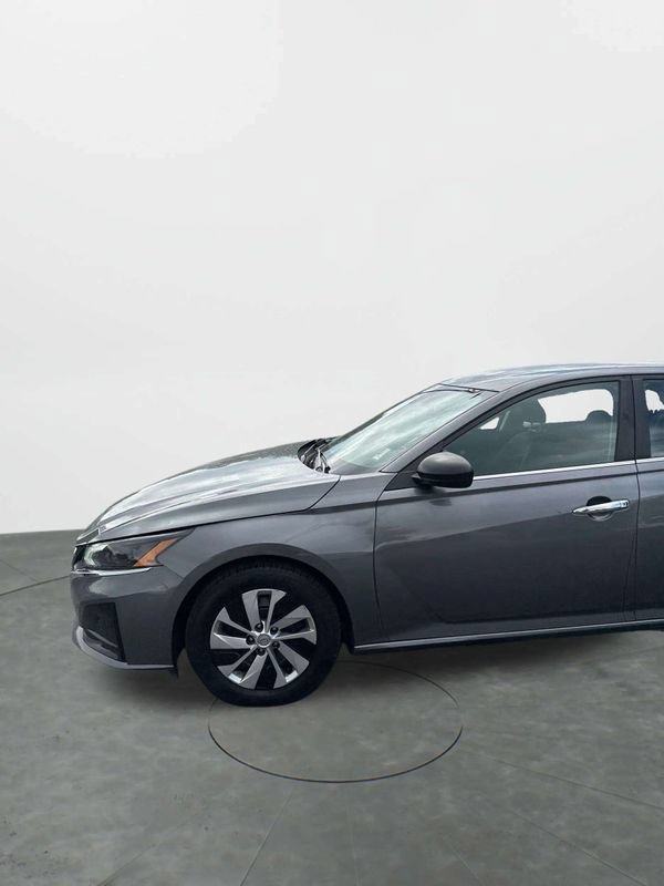 Used 2024 Nissan Altima 2.5 S FWD image 31